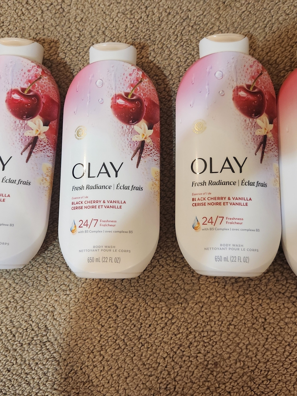 OLAY Fresh Radiance Black Cherry & Vanilla Body Wash - Pink, White